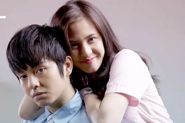 Simak 5 Film Romantis Indonesia Terbaik, Bisa Bikin Baper!