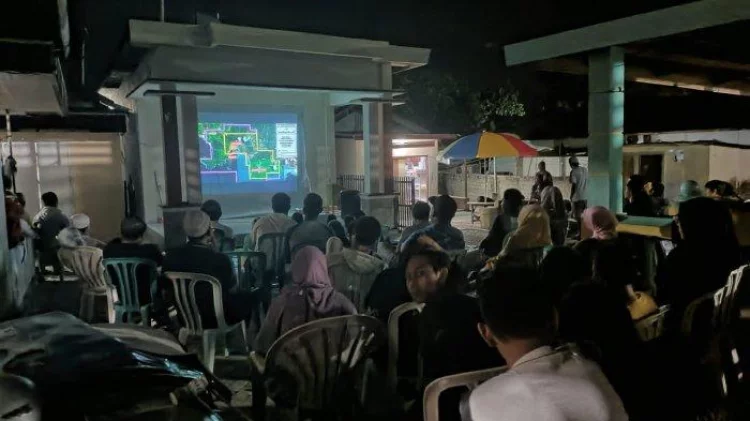 Nelayan Leato Selatan-Gorontalo Antusias Nobar Film Angin Timur Karya Ekspedisi Indonesia Baru