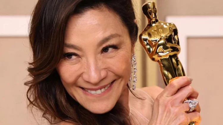 Kemenangan Michelle Yeoh di Oscar 2023 'Kuasai' China