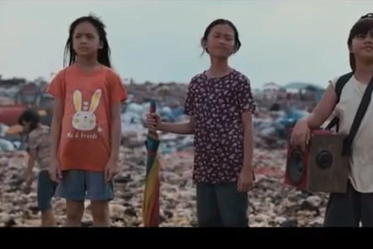 Film Indonesia Surga di Bawah Langit akan Tayang Di Bioskop Tahun Ini