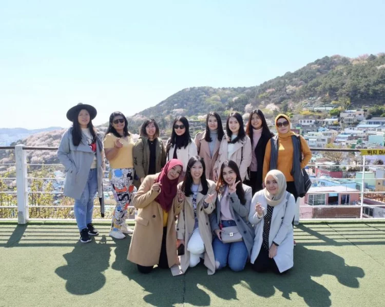 Kisah Sukses Womenpreneur Nathania Asstria Bangun Bisnis ‘Backpacker Korea'