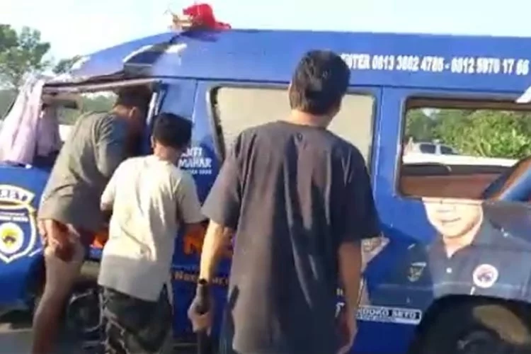 Laka Ambulans di Tol Paspro, Jenazah Terlempar ke Jalan, Warga: Mirip Film Azab