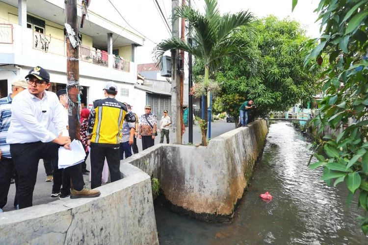 Wawalkot Tangsel Janji Tangani Banjir di Reni Jaya Pamulang hingga Tuntas