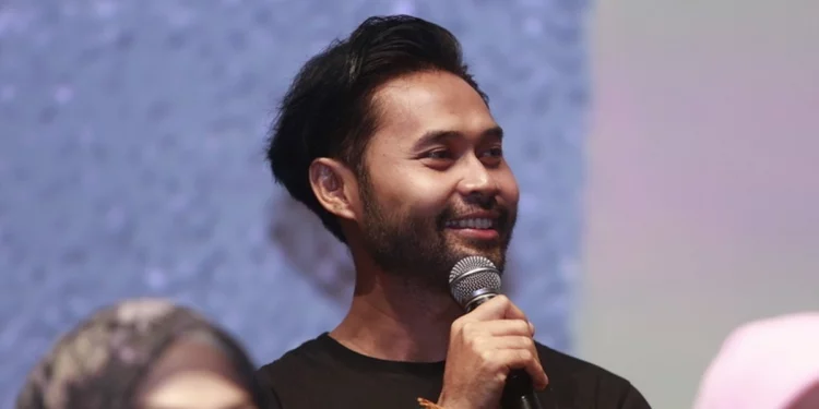 Delapan Tahun Gondrong, Adhin Abdul Hakim Nekat Potong Rambut Crew Cut Demi Film 'JOMBLO FI SABILILLAH'