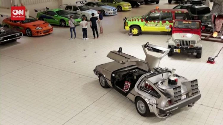 VIDEO: Mencoba DeLorean Back to The Future di Museum Mobil Film