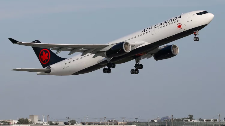 Air Canada Refused To Offload Bags Of Passengers Not Onboard Flight