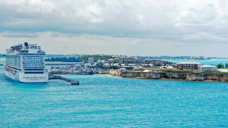 Cruise Ships Flee Bermuda and Adjust Itineraries