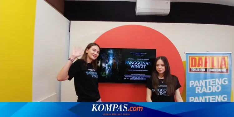 Luna Maya Belajar Berdialog Pakai Bahasa Indonesia Baku di Film Panggonan Wingit Halaman all