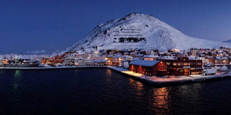 Hurtigruten Expeditions unveils 80+ itineraries ahead of 2025-26 season
