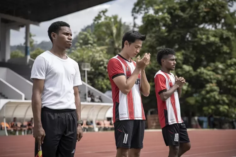 Film Indonesia Dari Timur,  Mempersembahkan Pesona Papua Melalui Sepak Bola