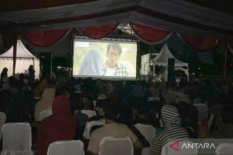 DPR: Kemendikbudristek harus lanjutkan program nonton film di pedesaan